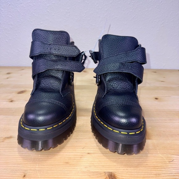 Dr. Martens Devon Heart Platform Boots‎ Black Leather Strap Womens US 9 NWOB - Picture 2 of 8